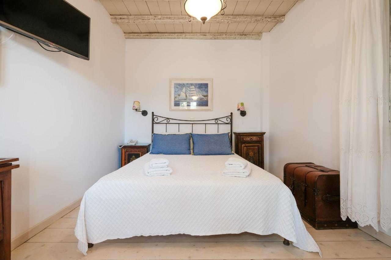 Golden Beach Studios & Suites Tinos Exterior foto